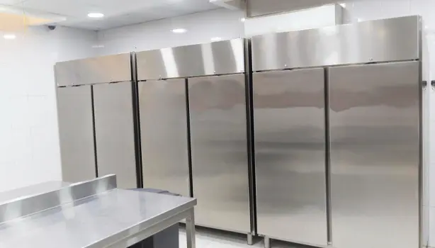 Commercial refrigeration repair for walk-in coolers and ice machines
